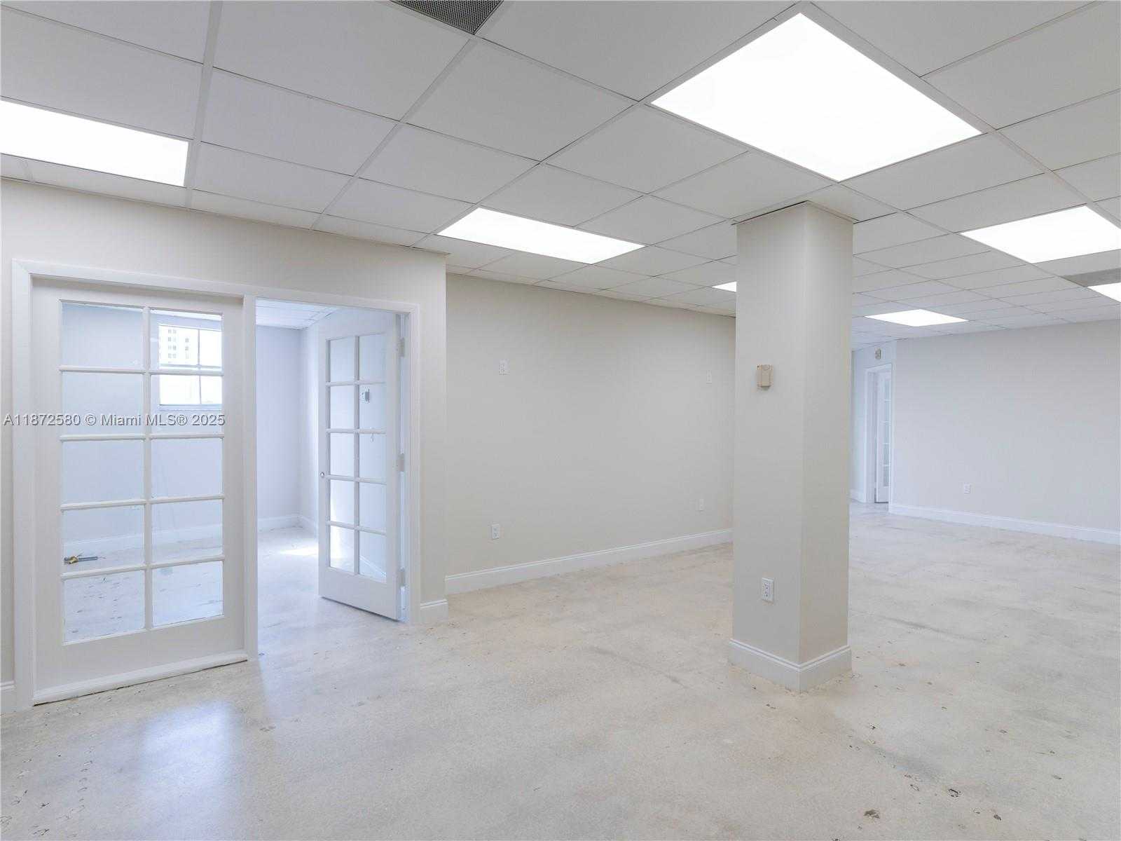 Small Image of 2701 PONCE DE LEON BLVD, Coral Gables Number 50