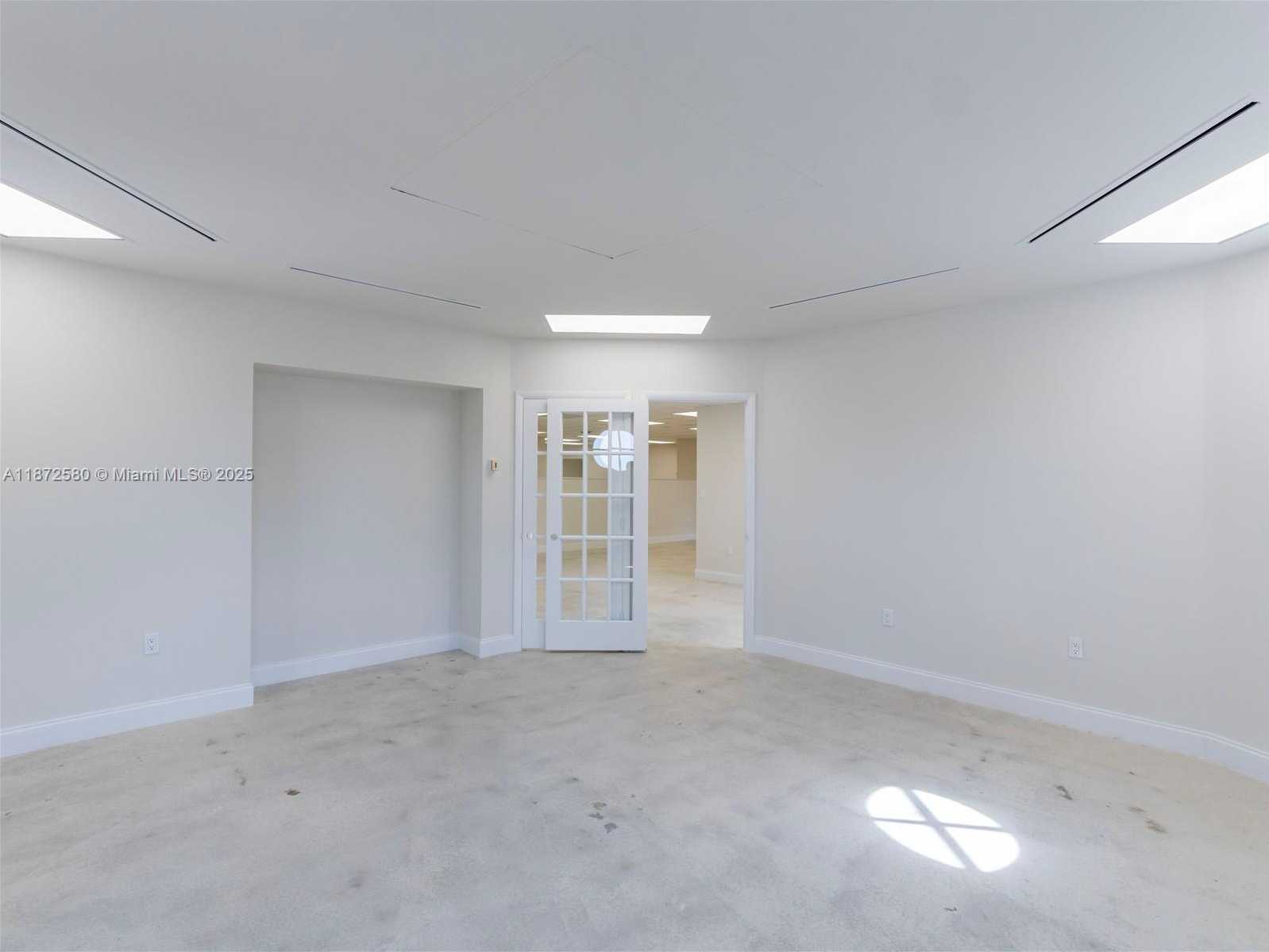 Small Image of 2701 PONCE DE LEON BLVD, Coral Gables Number 55