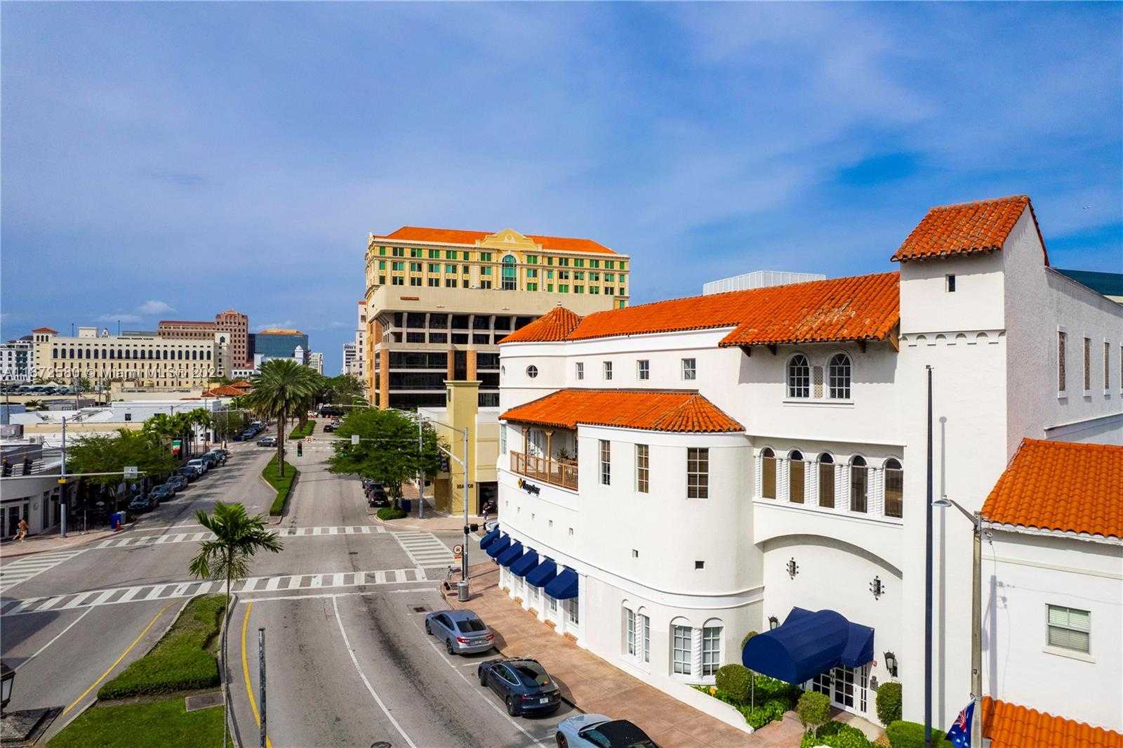 Small Image of 2701 PONCE DE LEON BLVD, Coral Gables Number 7