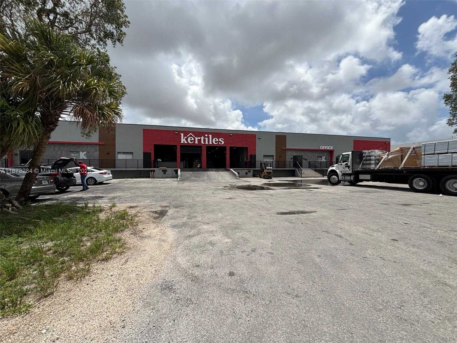 Small Image of 3281 NORTH WEST 78TH AVE, Doral Number 16