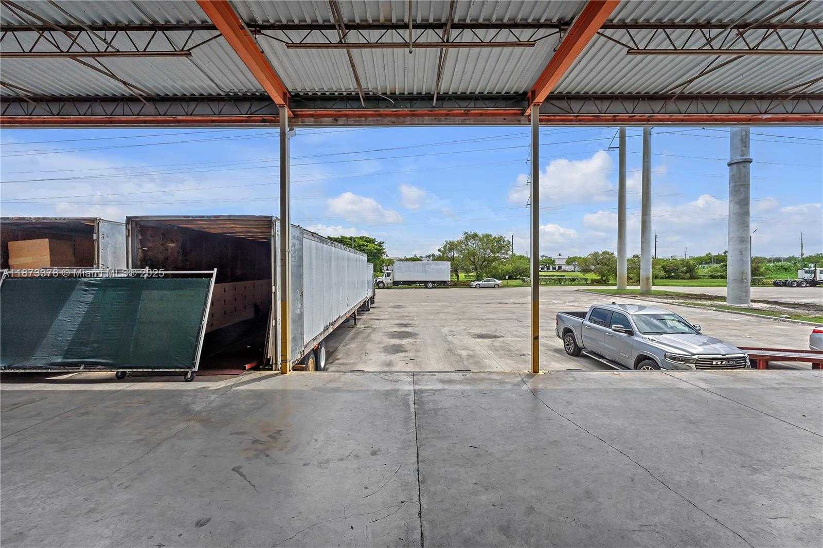 Small Image of 6320 NORTH WEST 97TH AVE #4, Doral Number 3