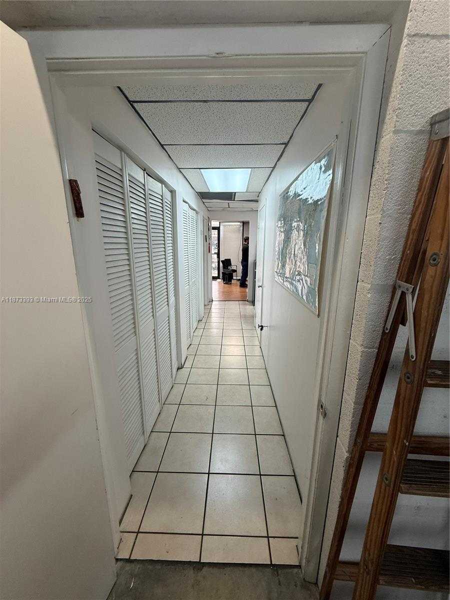 Small Image of 6065 NORTH WEST 167TH ST #B11, Hialeah Number 5