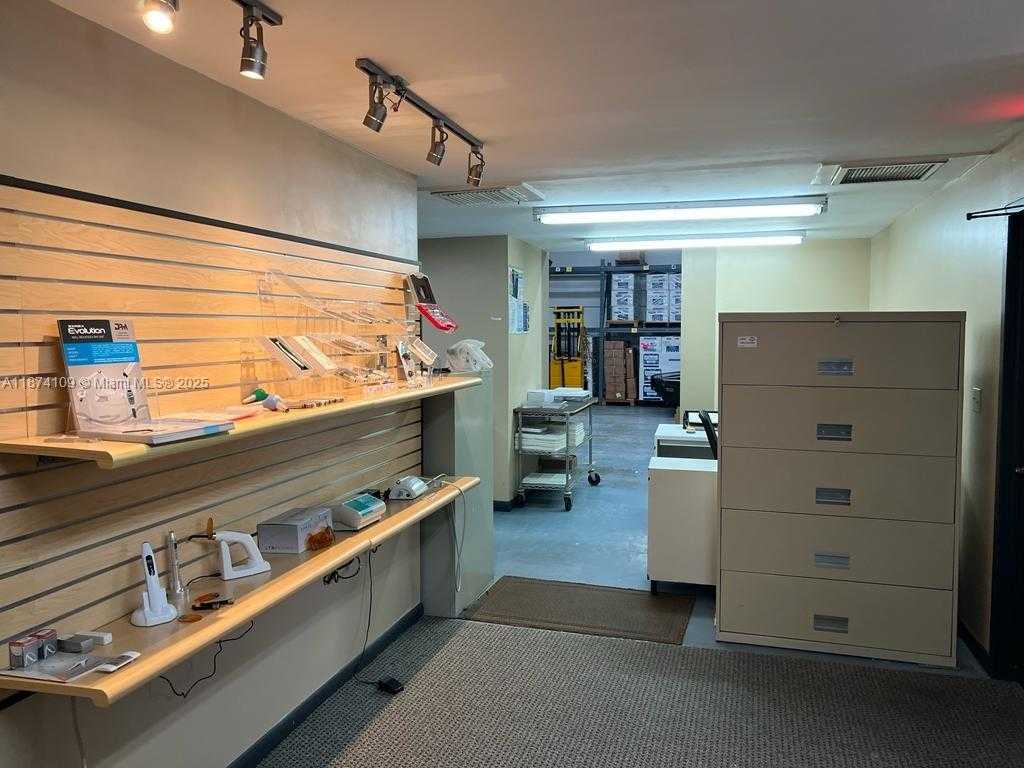 Small Image of 1460 NORTH WEST 107TH AVE #35H, Sweetwater Number 12