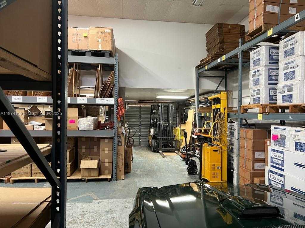Small Image of 1460 NORTH WEST 107TH AVE #35H, Sweetwater Number 18