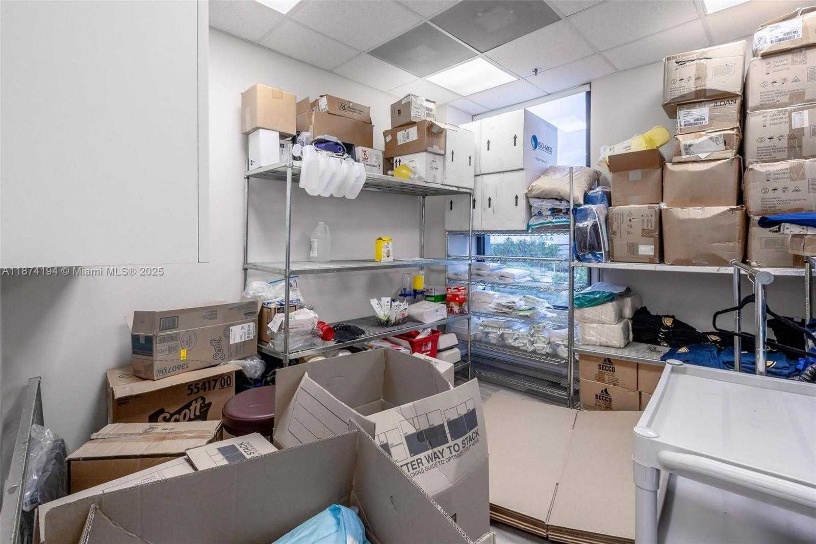 Small Image of 12550 BISCAYNE BLVD #500, North Miami Number 19