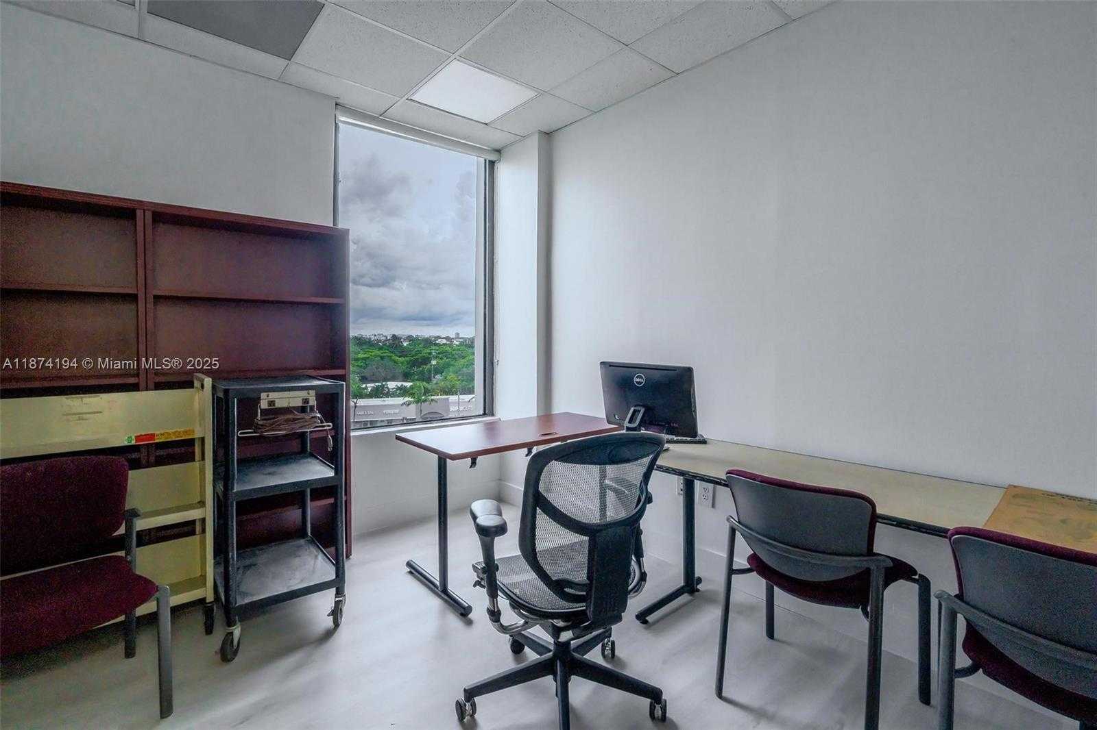 Small Image of 12550 BISCAYNE BLVD #500, North Miami Number 27