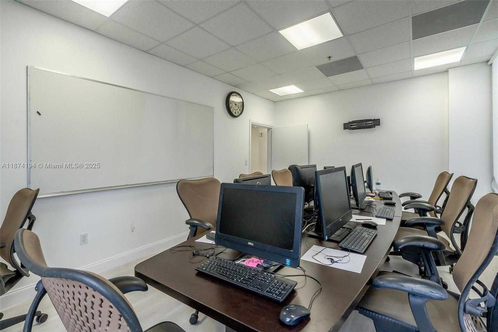 Small Image of 12550 BISCAYNE BLVD #500, North Miami Number 29