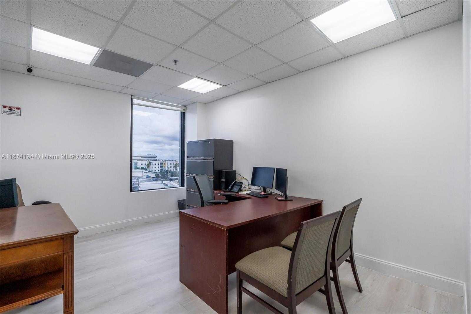 Small Image of 12550 BISCAYNE BLVD #500, North Miami Number 30