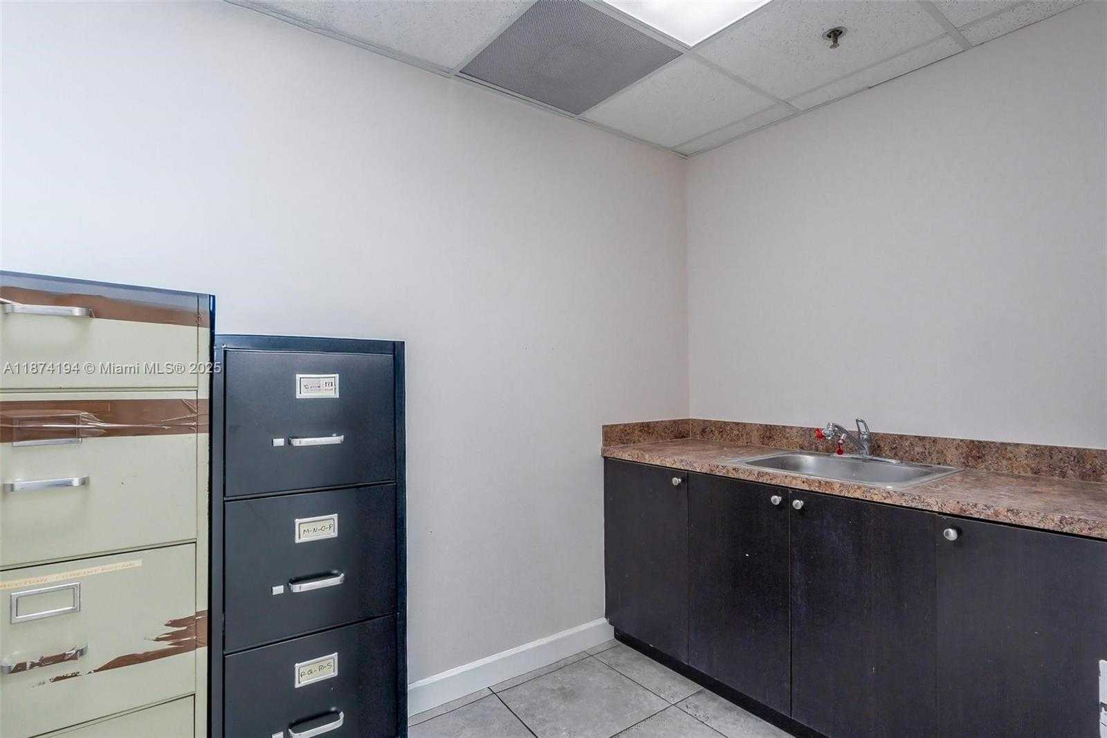 Small Image of 12550 BISCAYNE BLVD #500, North Miami Number 36