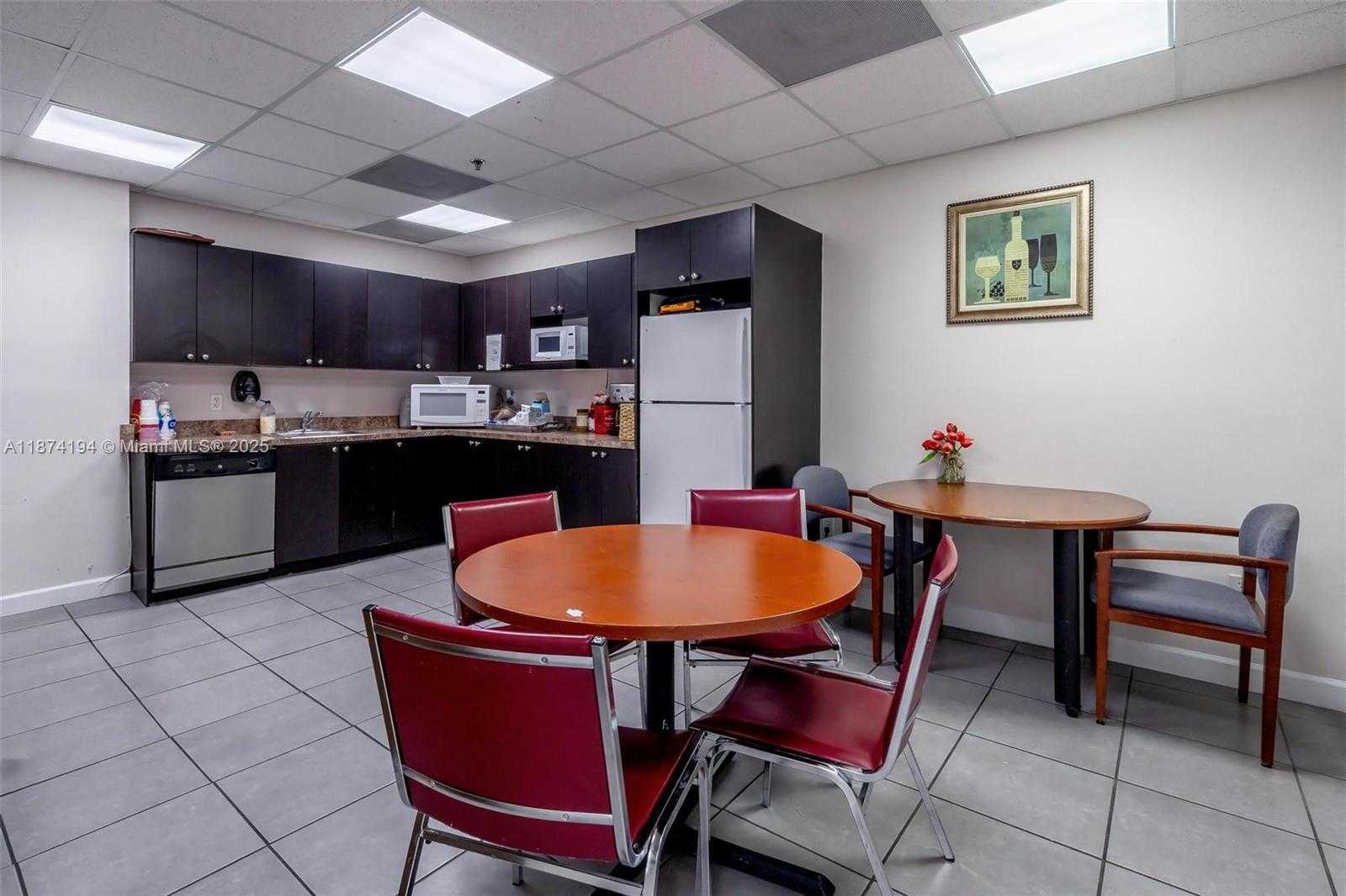 Small Image of 12550 BISCAYNE BLVD #500, North Miami Number 40