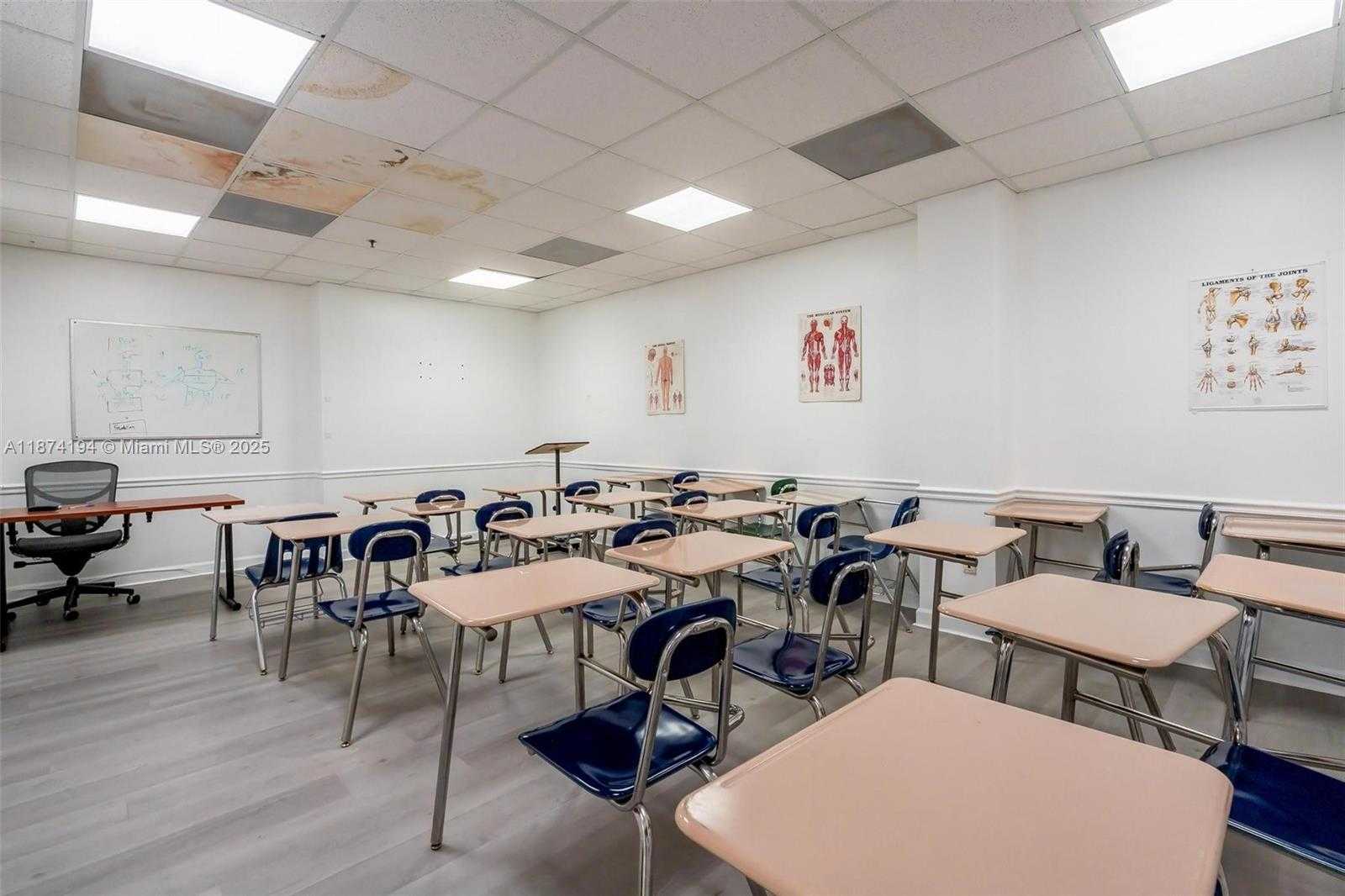 Small Image of 12550 BISCAYNE BLVD #500, North Miami Number 42