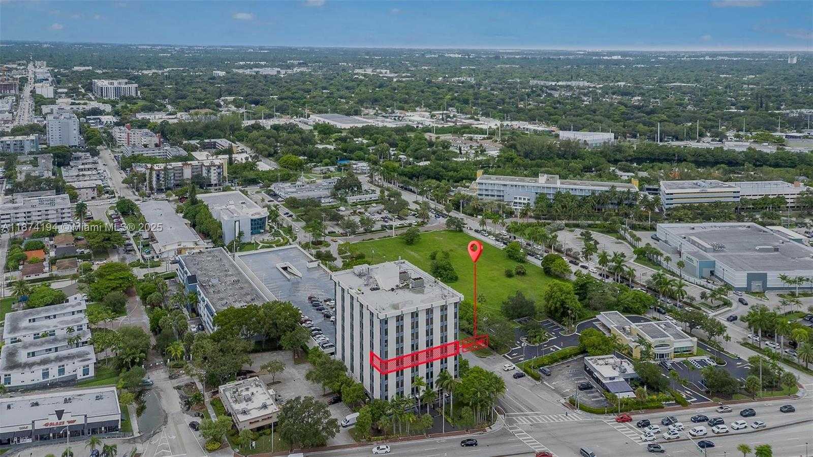 Small Image of 12550 BISCAYNE BLVD #500, North Miami Number 51