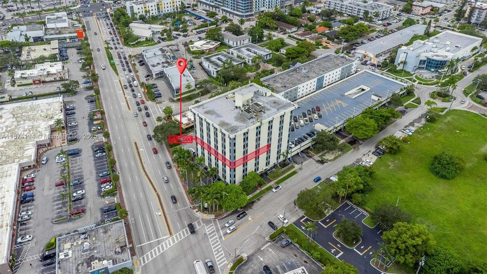 Small Image of 12550 BISCAYNE BLVD #500, North Miami Number 54