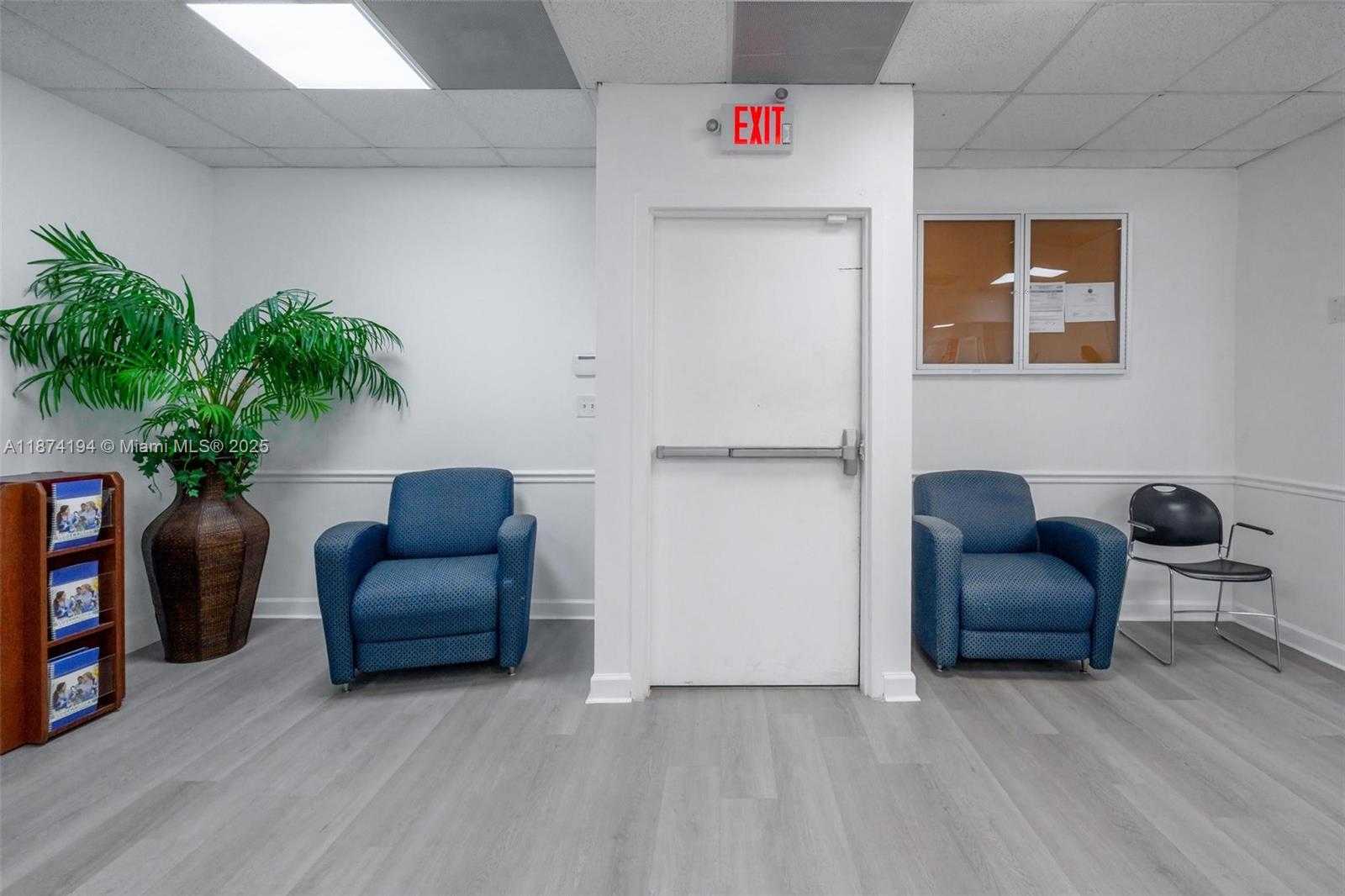 Small Image of 12550 BISCAYNE BLVD #500, North Miami Number 7