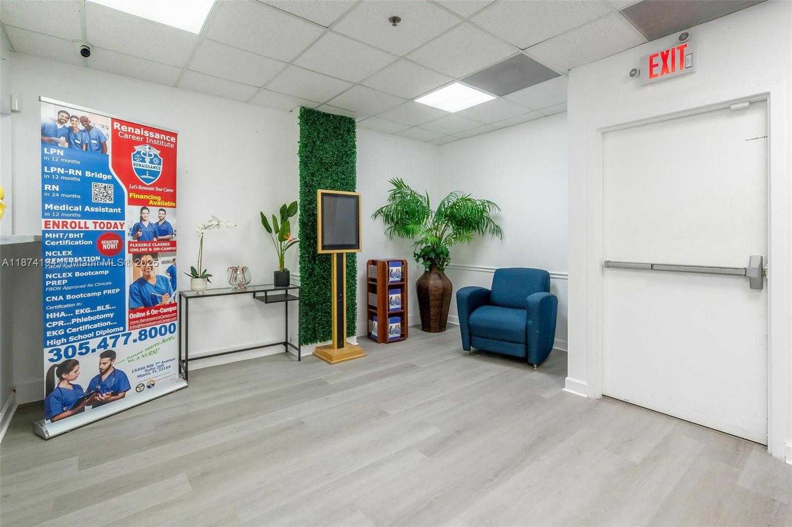 Small Image of 12550 BISCAYNE BLVD #500, North Miami Number 8