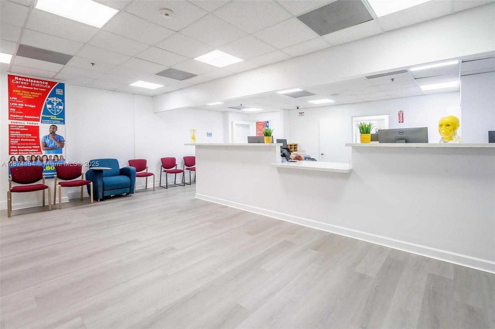 Small Image of 12550 BISCAYNE BLVD #500, North Miami Number 9