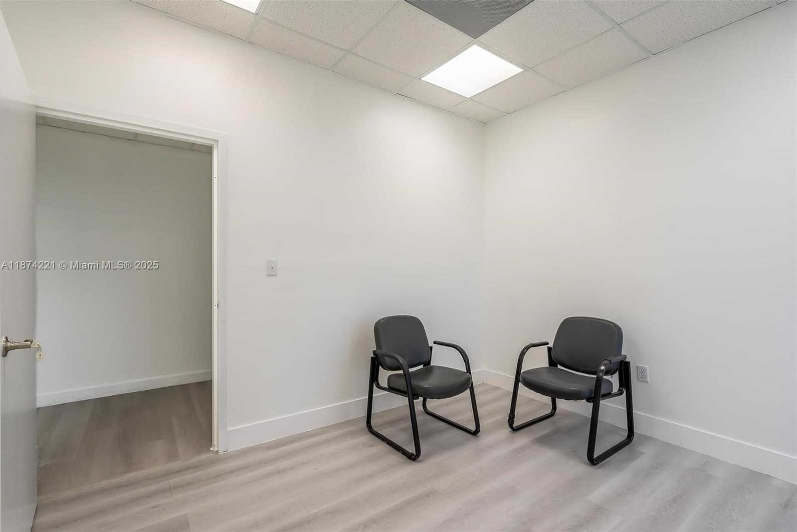 Small Image of 12550 BISCAYNE BLVD #505, North Miami Number 18