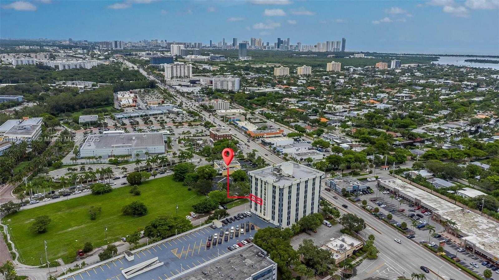Small Image of 12550 BISCAYNE BLVD #505, North Miami Number 30