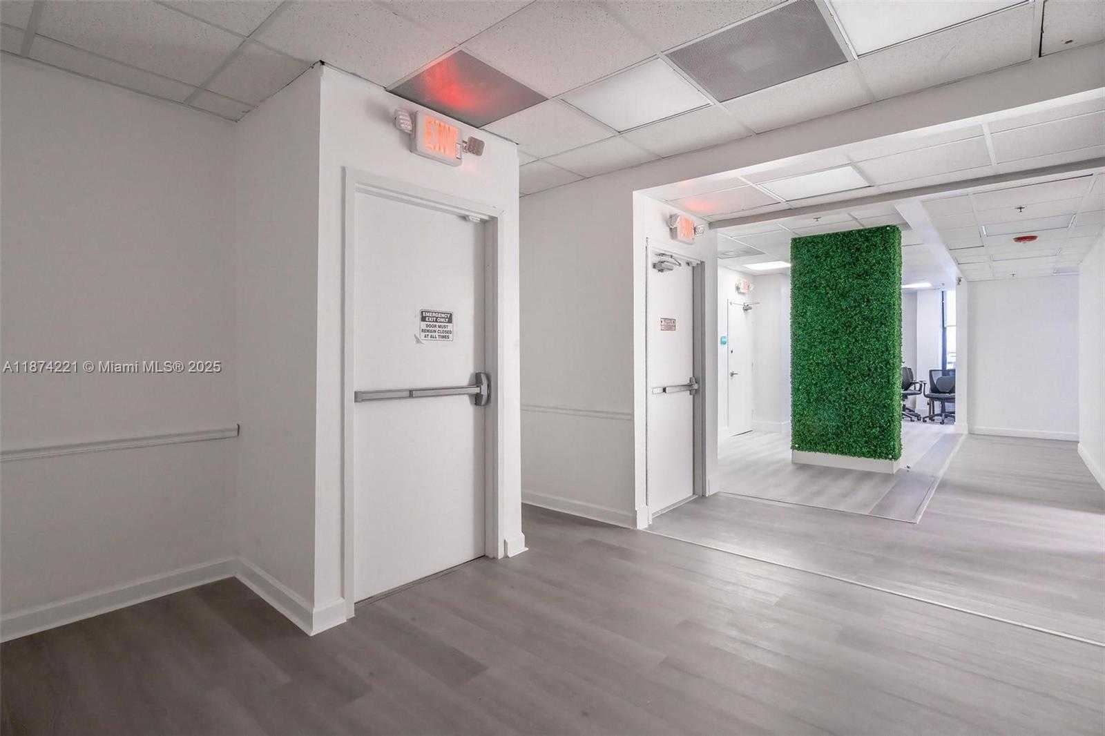 Small Image of 12550 BISCAYNE BLVD #505, North Miami Number 7