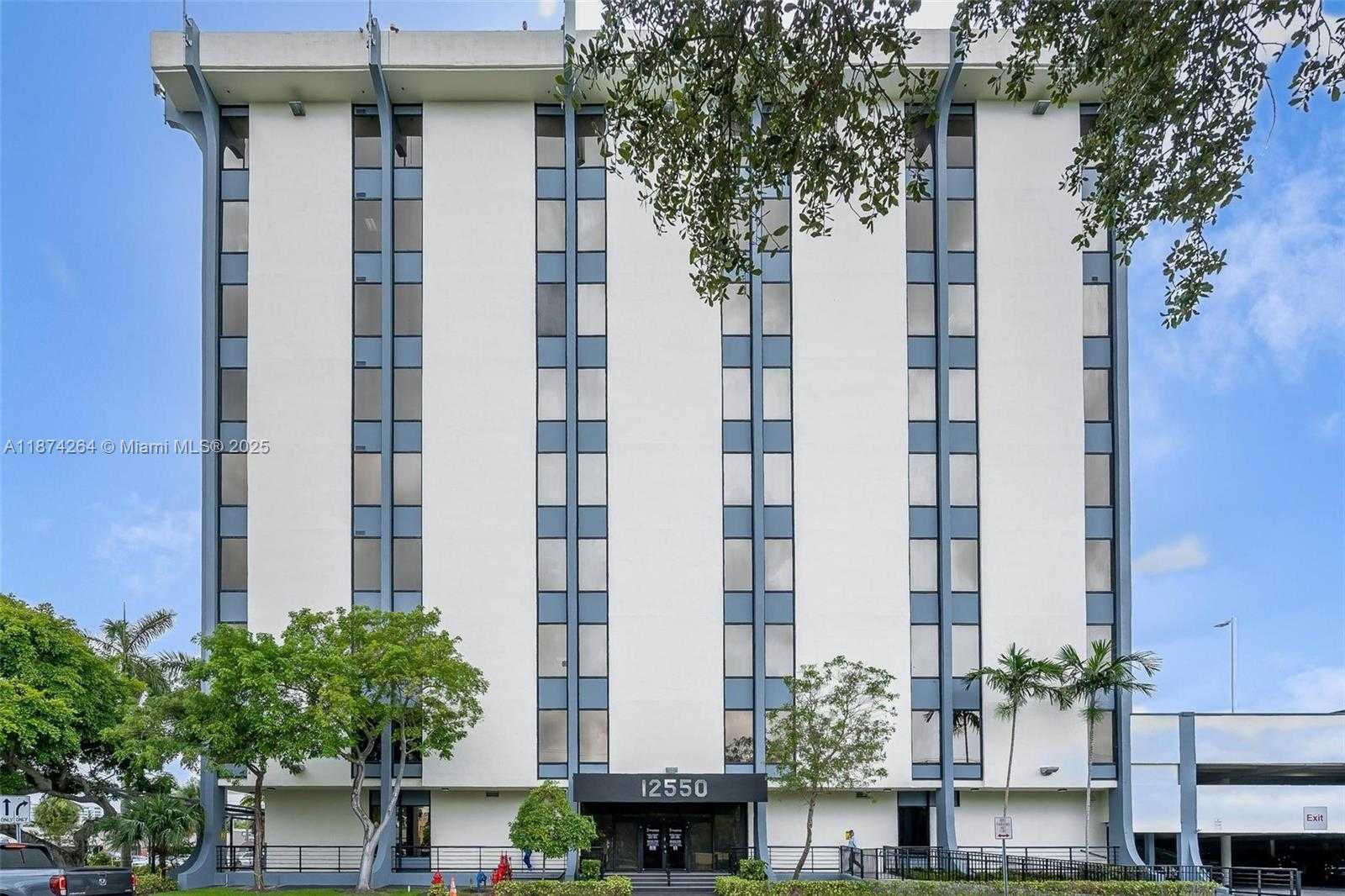 Small Image of 12550 BISCAYNE BLVD #505, North Miami Number 2
