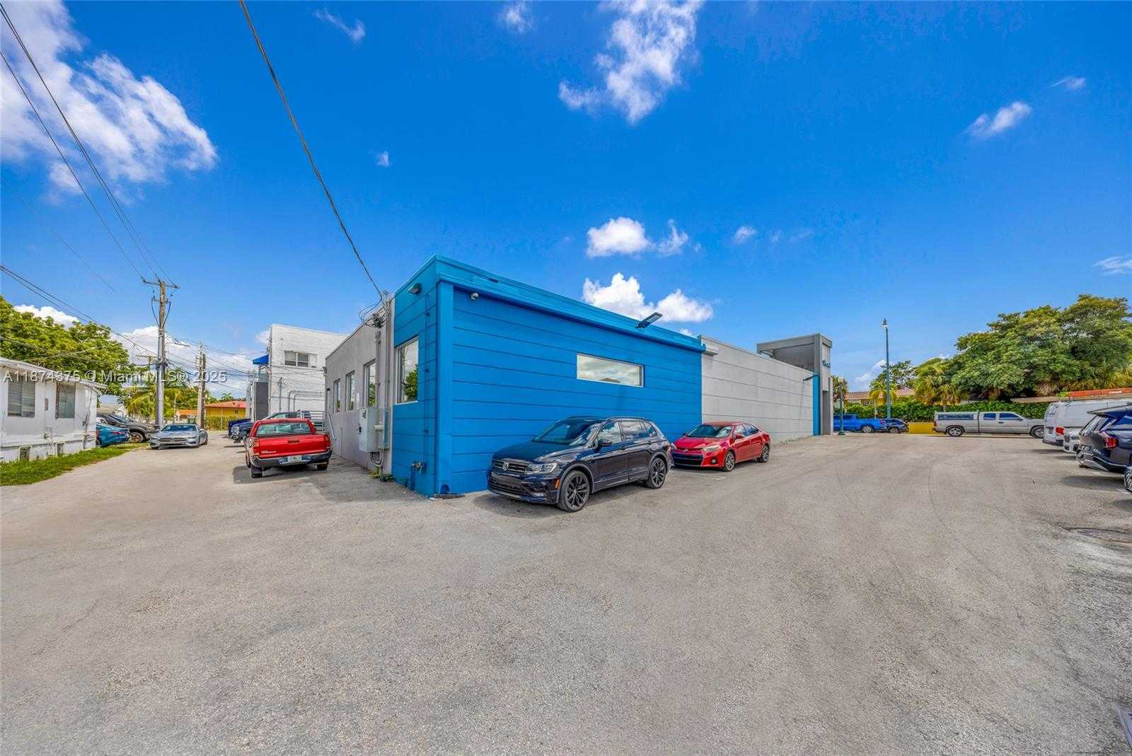 Small Image of 4725 SOUTH WEST 8TH ST, Miami Number 25