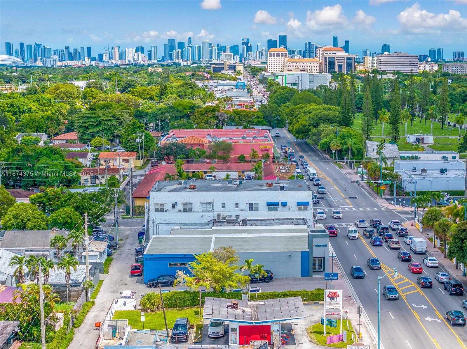 Small Image of 4725 SOUTH WEST 8TH ST, Miami Number 39