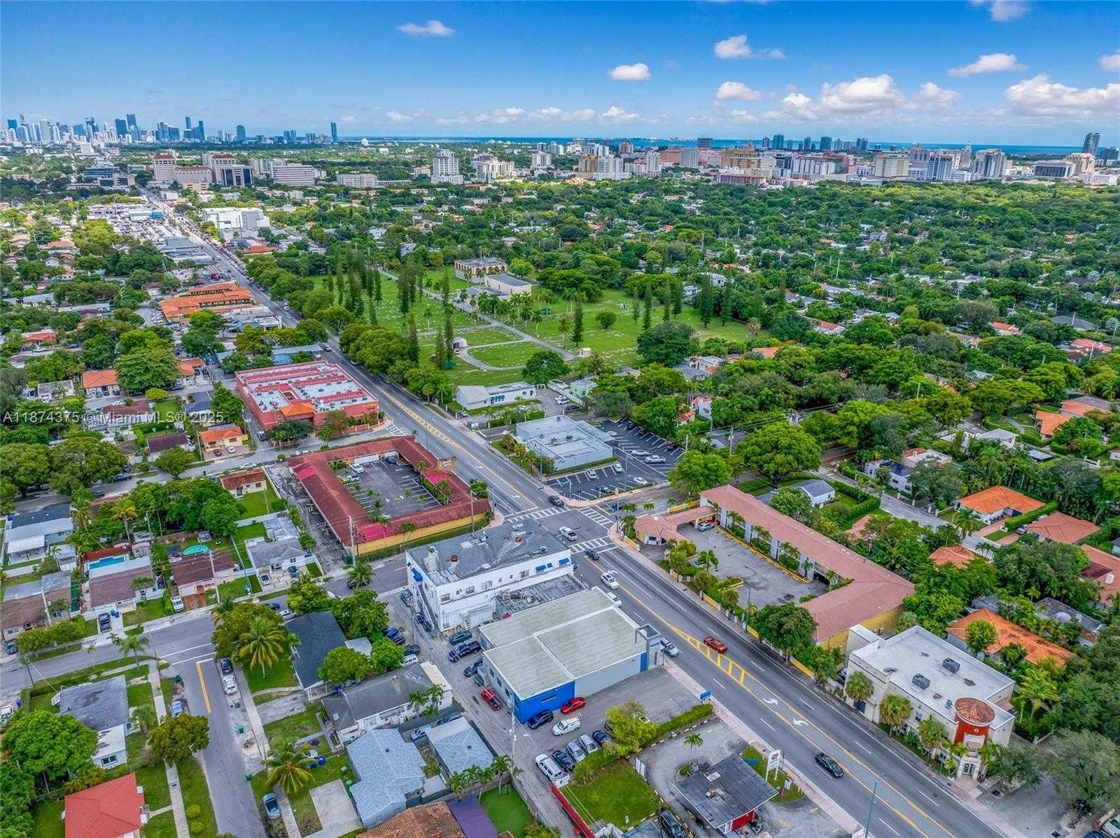 Small Image of 4725 SOUTH WEST 8TH ST, Miami Number 47