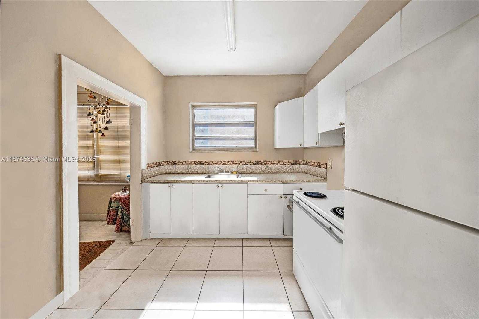 Small Image of 1520 NORTH WEST 1ST ST, Miami Number 12