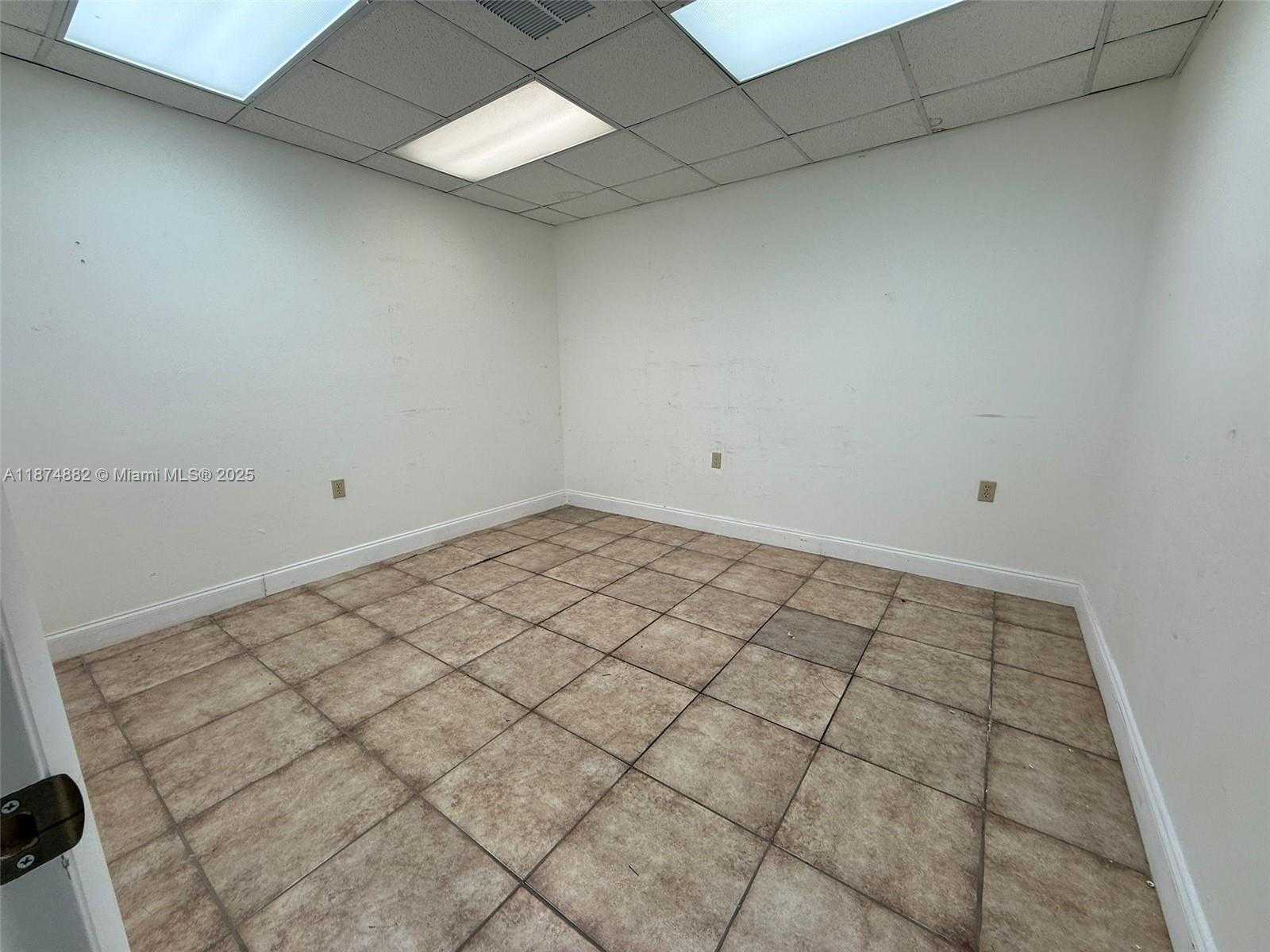 Small Image of 801 MONTEREY ST #100-101, Coral Gables Number 12