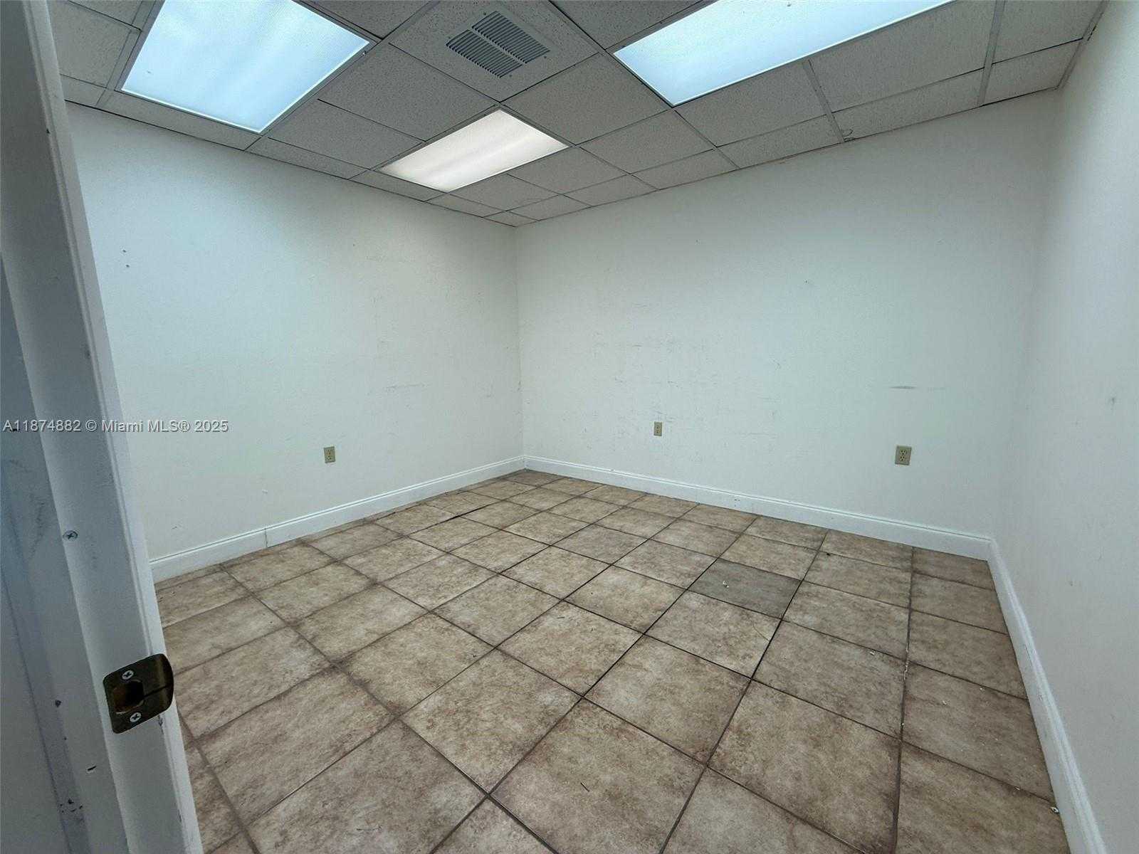 Small Image of 801 MONTEREY ST #100-101, Coral Gables Number 9