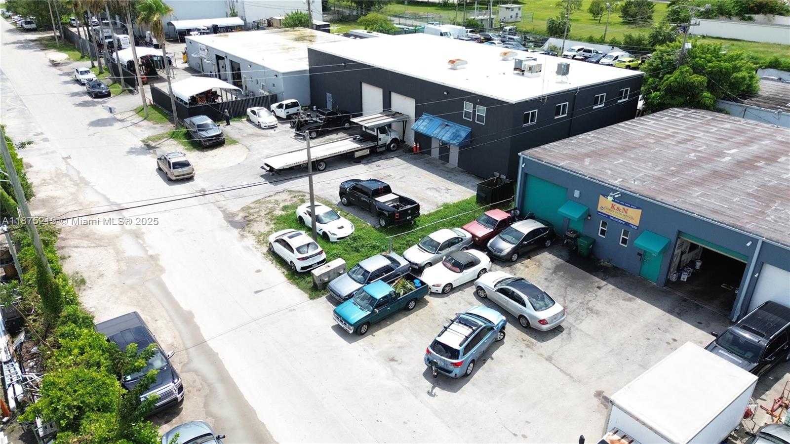 Small Image of 10460 SOUTH WEST 187TH TER, Cutler Bay Number 4