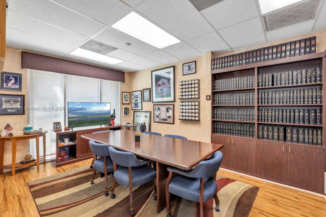 Small Image of 6181 MIAMI LAKES DR E, Miami Lakes Number 13