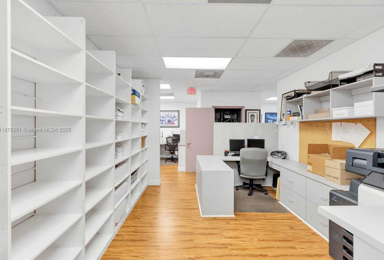 Small Image of 6181 MIAMI LAKES DR E, Miami Lakes Number 18