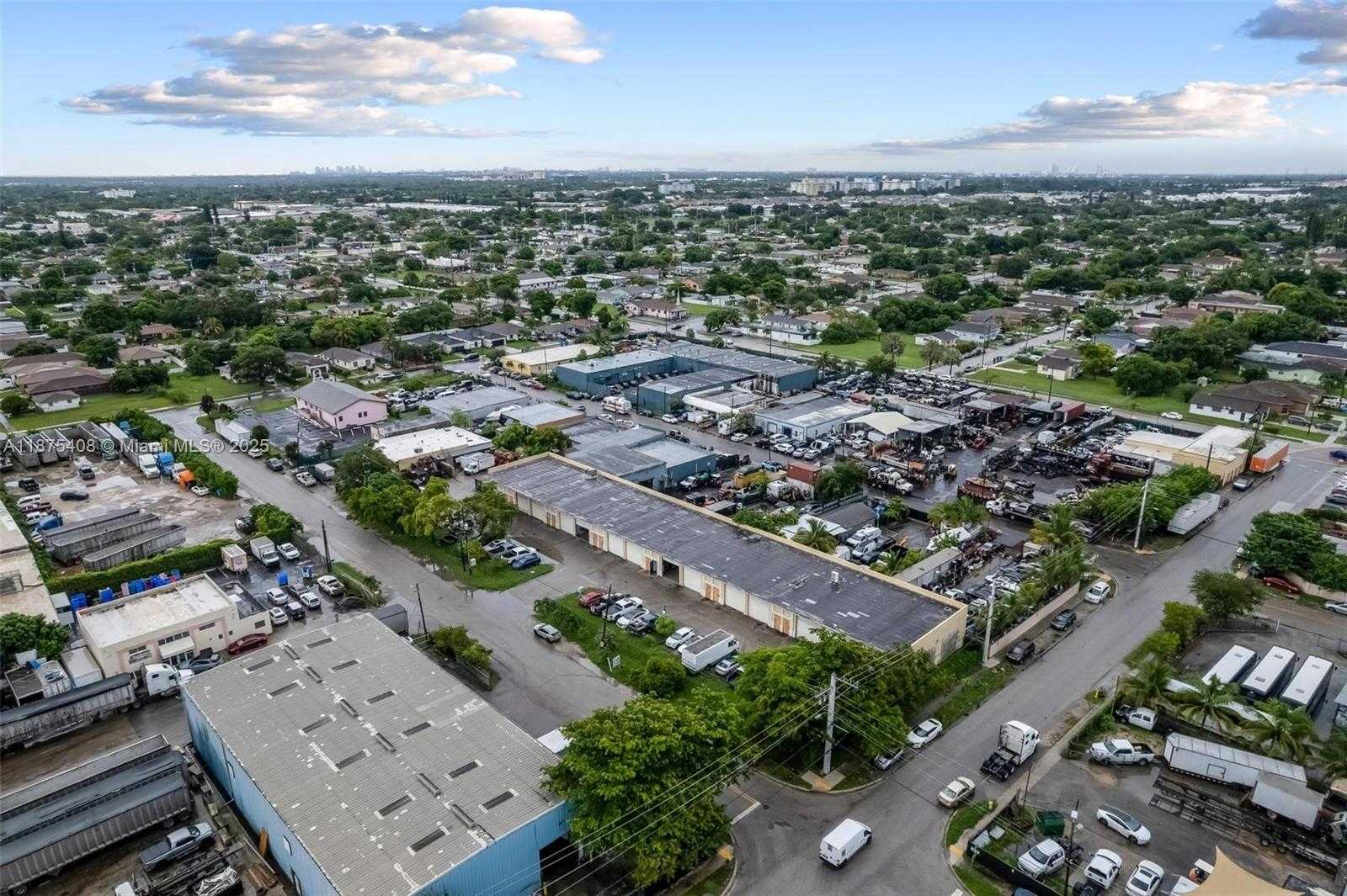 Small Image of 2201 SOUTH WEST 57TH AVE #7 (aka # 2215), West Park Number 25