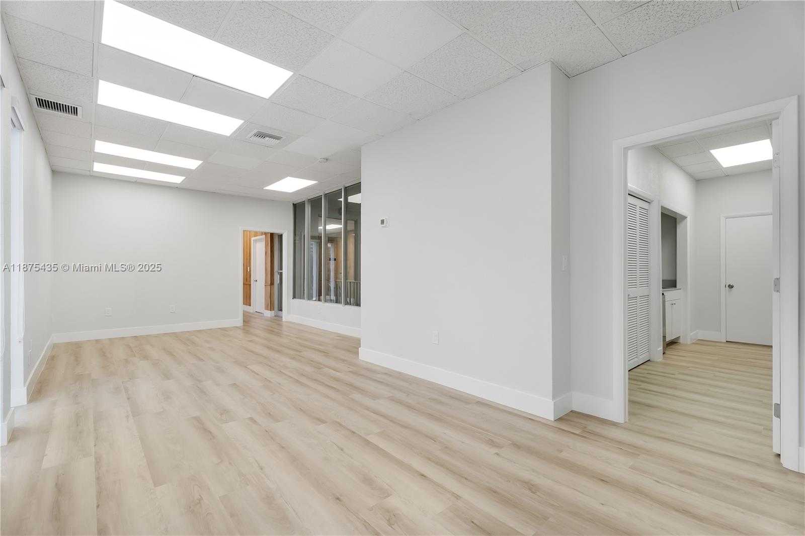 Small Image of 117 MAJORCA AVE, Coral Gables Number 14