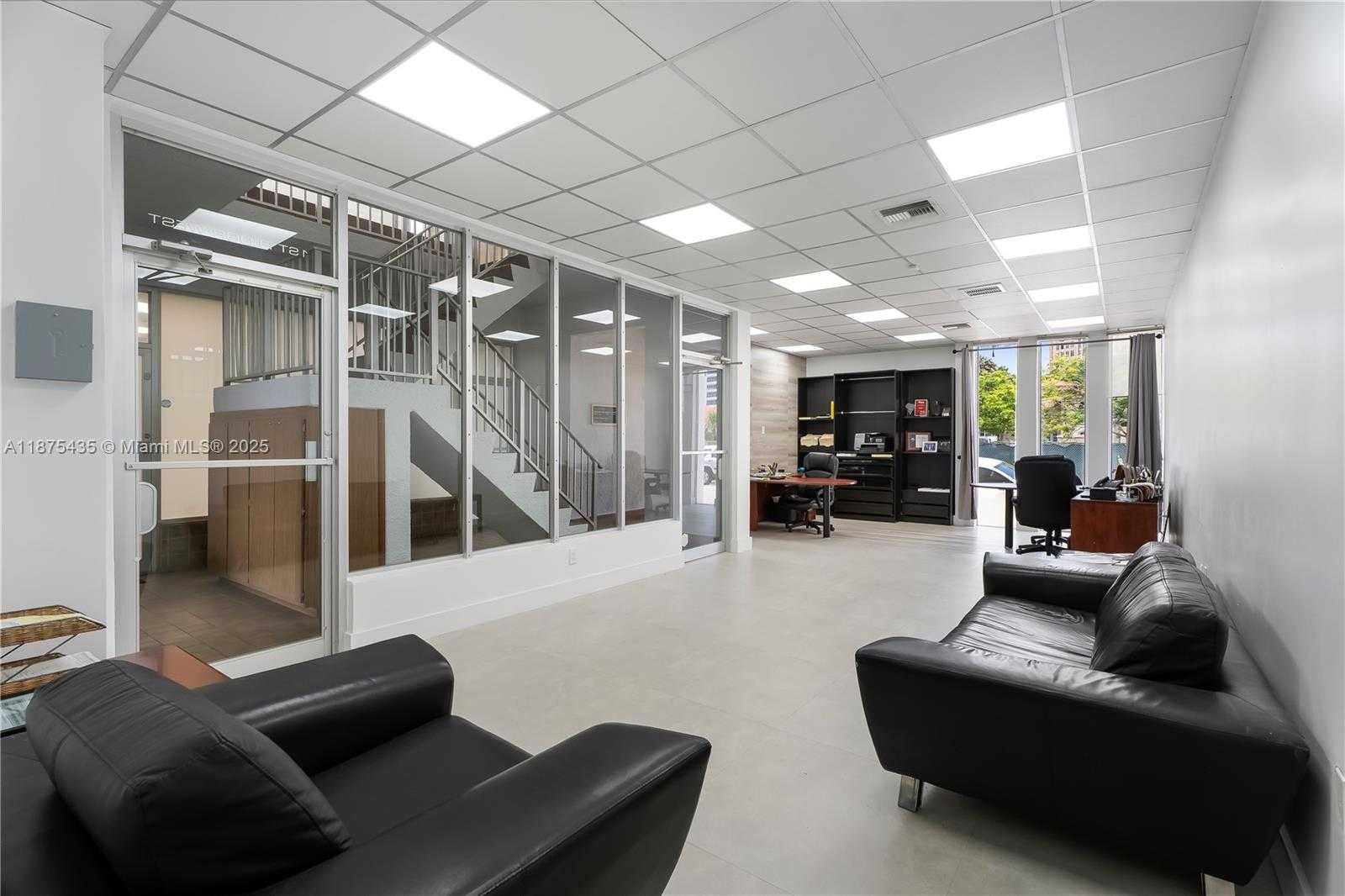 Small Image of 117 MAJORCA AVE, Coral Gables Number 25