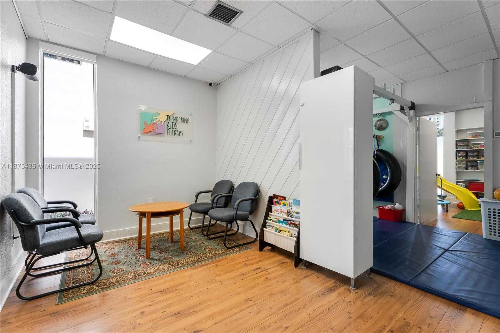 Small Image of 117 MAJORCA AVE, Coral Gables Number 31