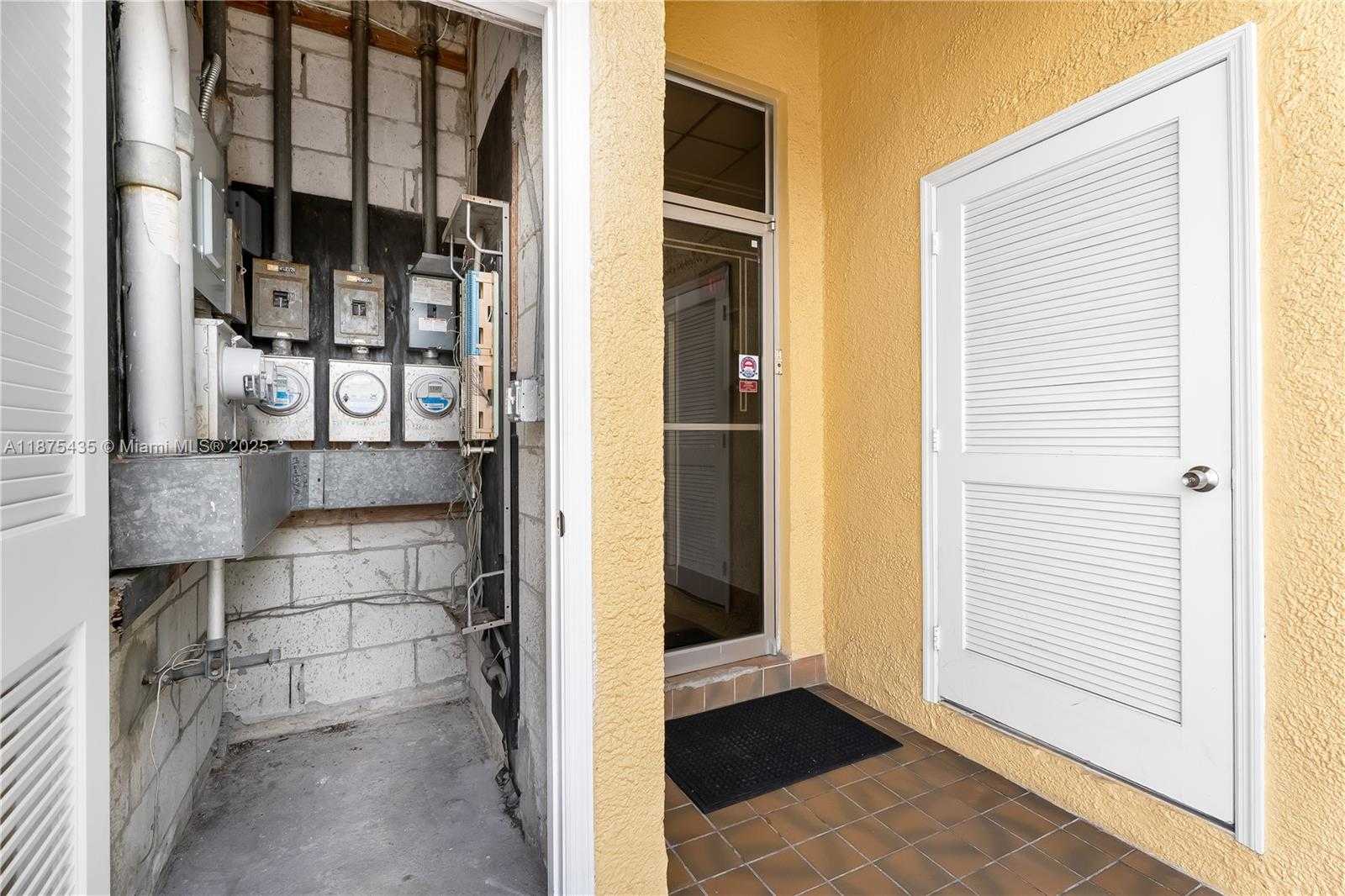 Small Image of 117 MAJORCA AVE, Coral Gables Number 34