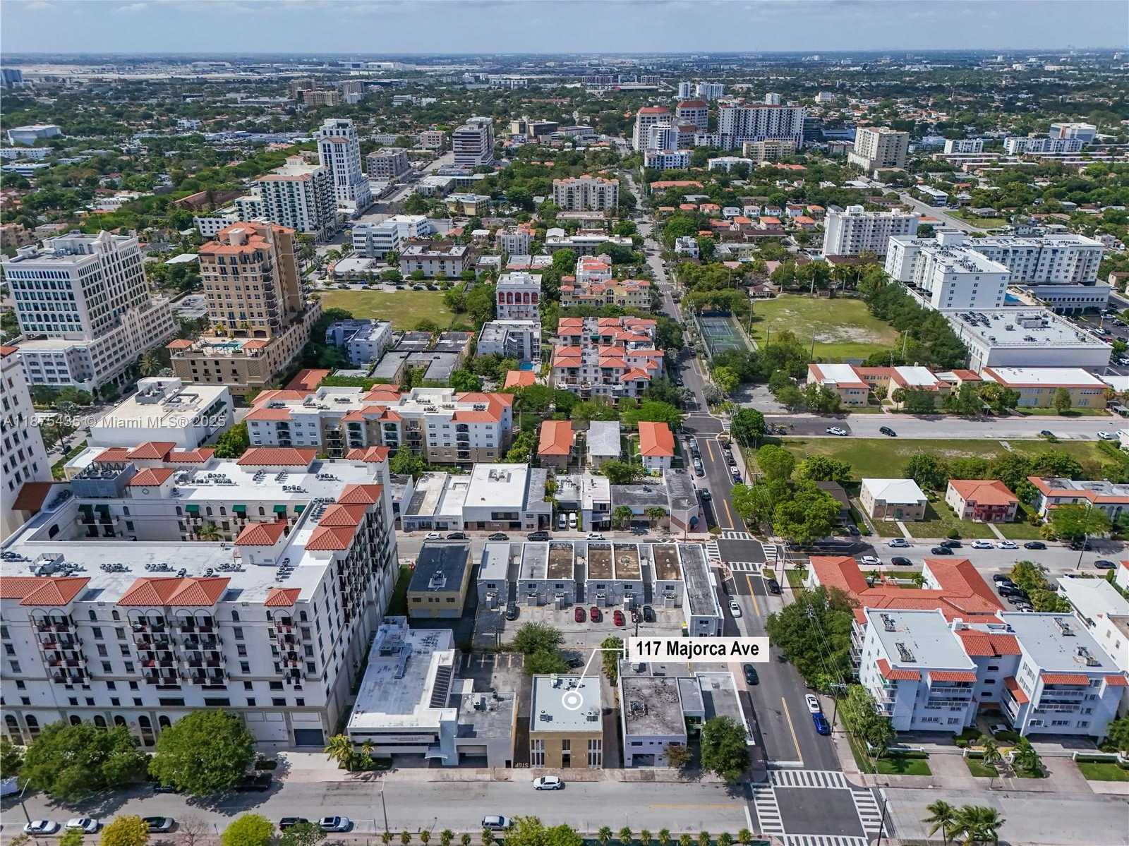 Small Image of 117 MAJORCA AVE, Coral Gables Number 4