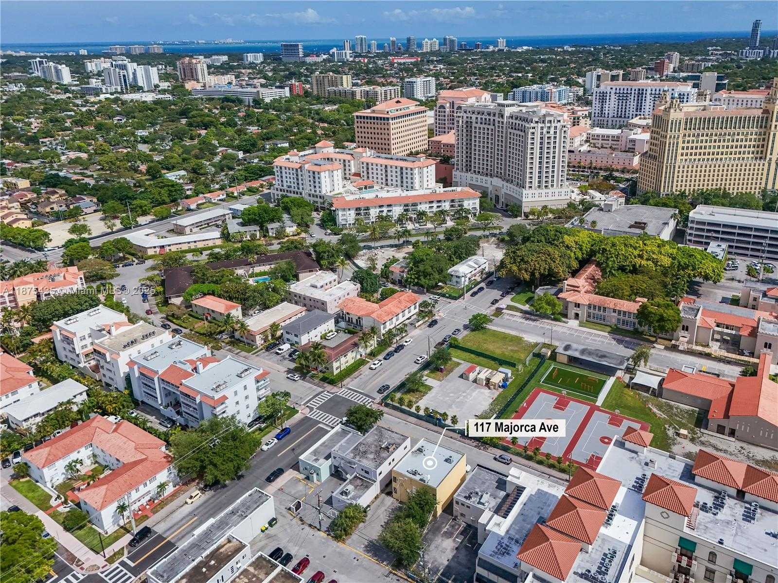 Small Image of 117 MAJORCA AVE, Coral Gables Number 6