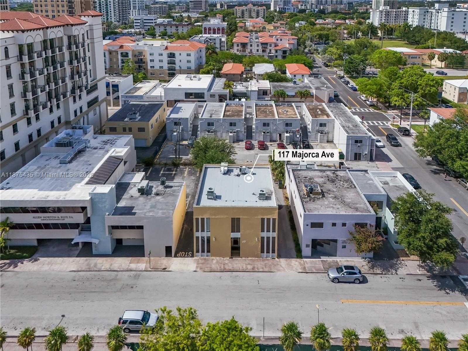 Small Image of 117 MAJORCA AVE, Coral Gables Number 7