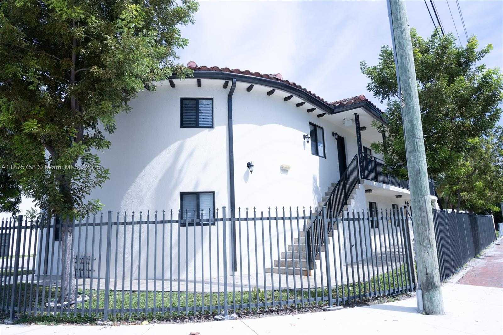 Small Image of 1375 SOUTH WEST 6TH ST, Miami Number 14