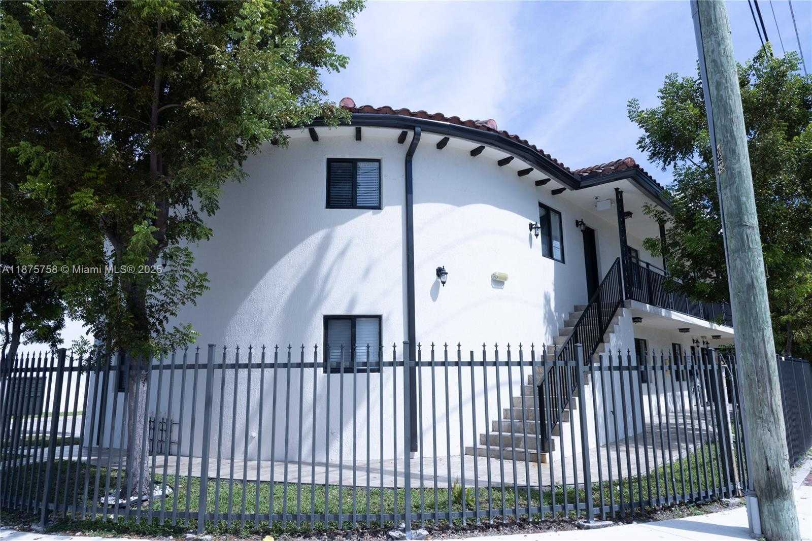 Small Image of 1375 SOUTH WEST 6TH ST, Miami Number 15