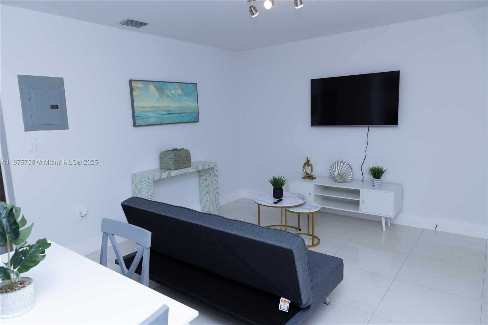 Small Image of 1375 SOUTH WEST 6TH ST, Miami Number 19