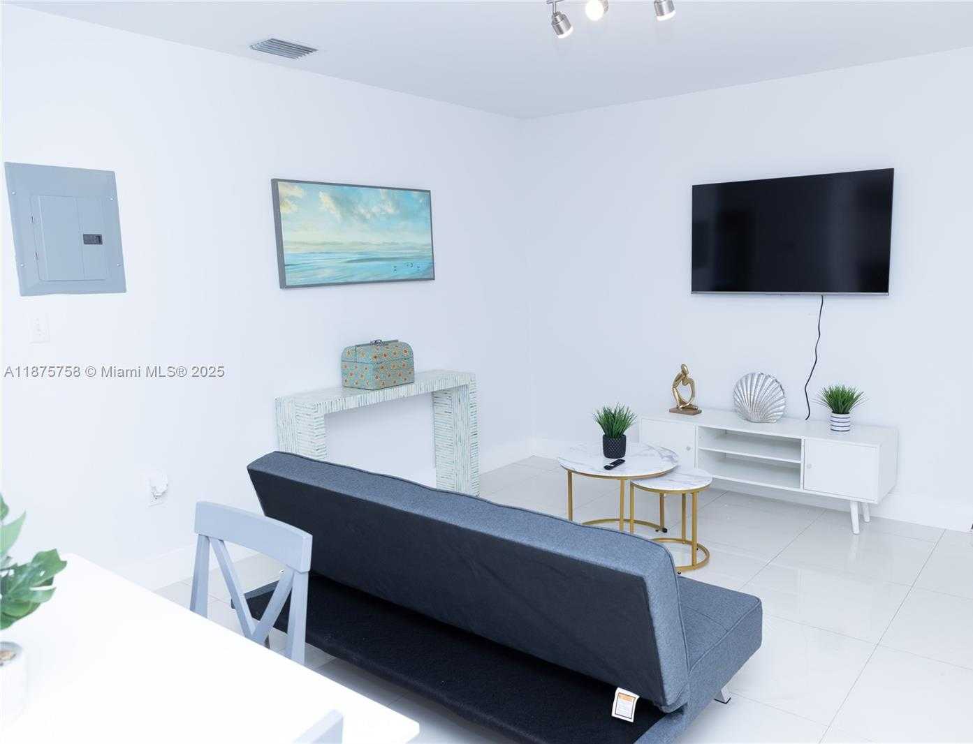 Small Image of 1375 SOUTH WEST 6TH ST, Miami Number 20