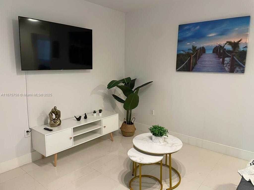 Small Image of 1375 SOUTH WEST 6TH ST, Miami Number 3