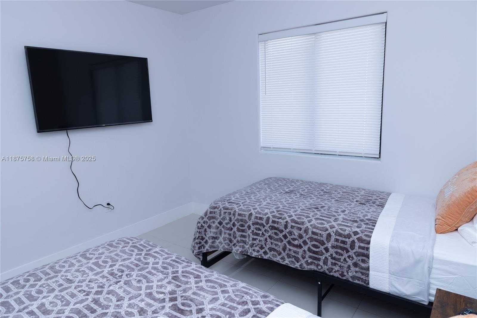 Small Image of 1375 SOUTH WEST 6TH ST, Miami Number 33