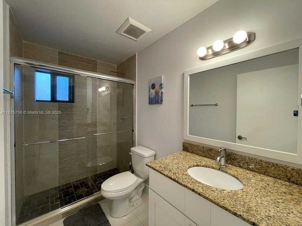 Small Image of 1375 SOUTH WEST 6TH ST, Miami Number 4