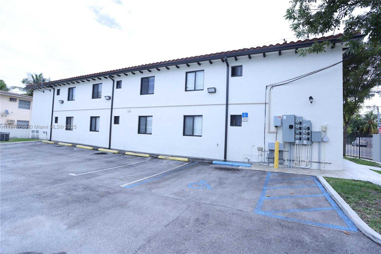Small Image of 1375 SOUTH WEST 6TH ST, Miami Number 49