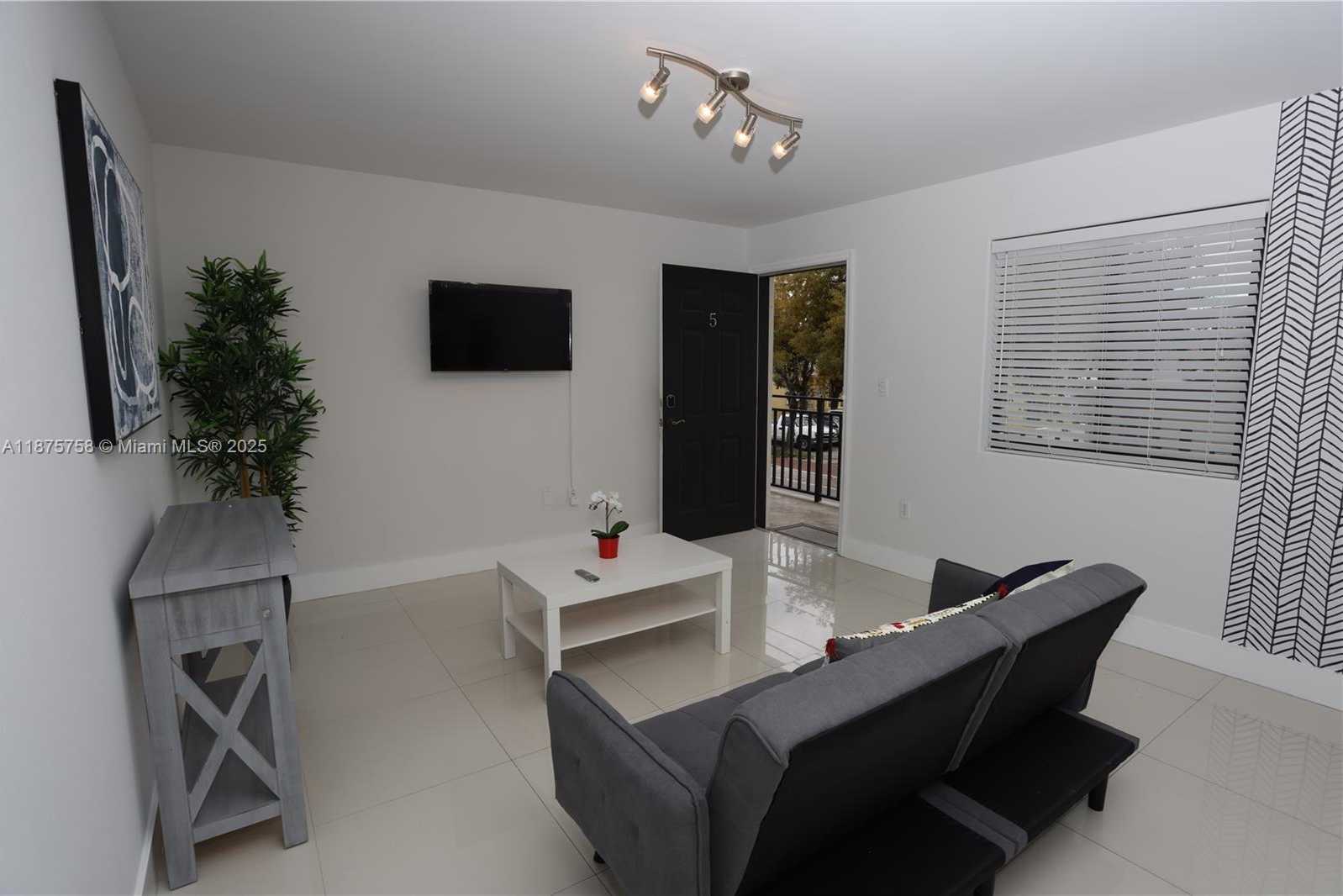 Small Image of 1375 SOUTH WEST 6TH ST, Miami Number 73